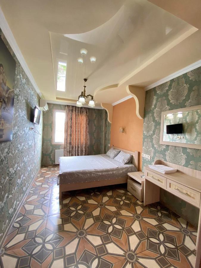 Golden Fleece Hotel