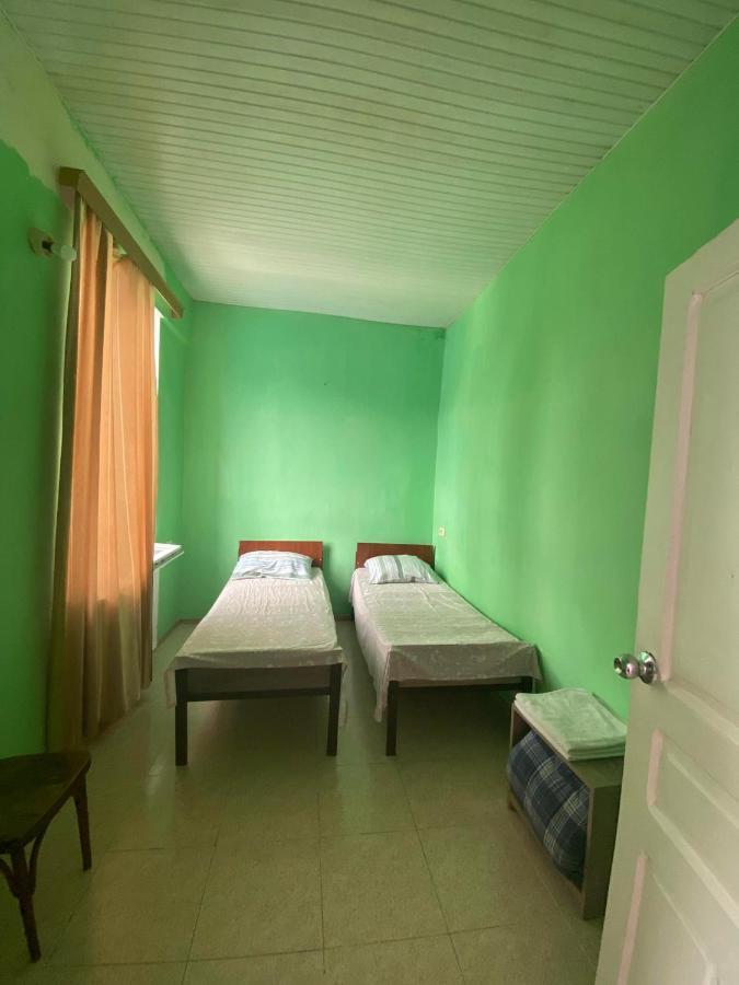 Golden Fleece Hotel *